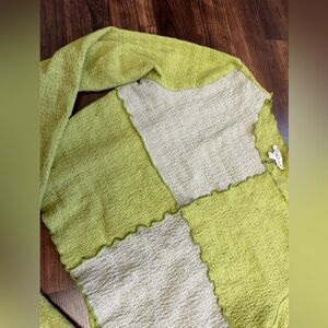 ❤️‍🔥2/$20❤️‍🔥Green Block Colored Cropped Long Sleeve Top- Mimosa Size Small